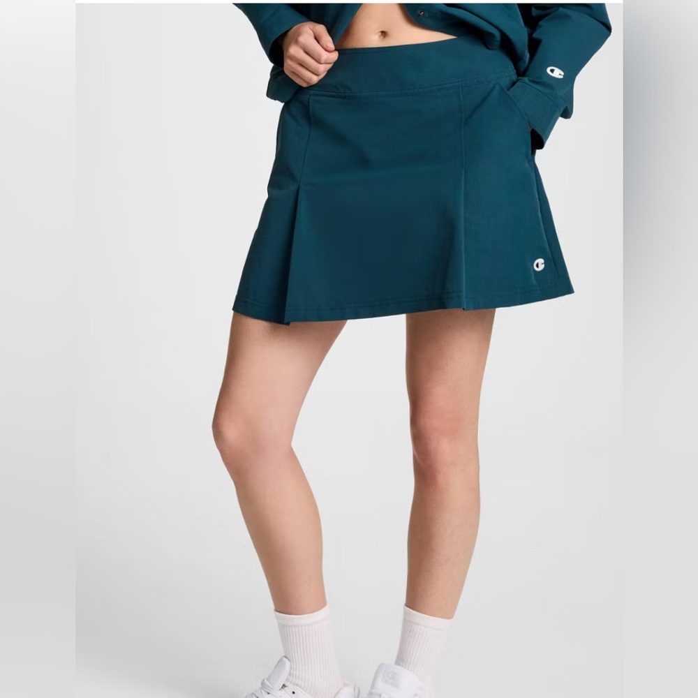 New Champion Women's Pleated Skort - Teal Blue Size 4